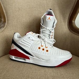 BRAND NEW!! Nike Jordan Max Aura 5. White cardinal red. M-10.5